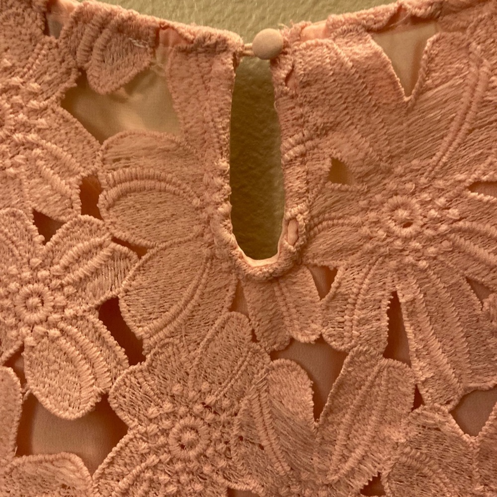 Peach lace top - Picture 2 of 4